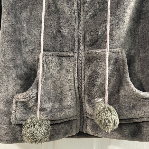 Isaac Mixrahi fluffy, warm, comfy hoodie, long sleeve zip up pom-pom ties - Picture 3 of 7